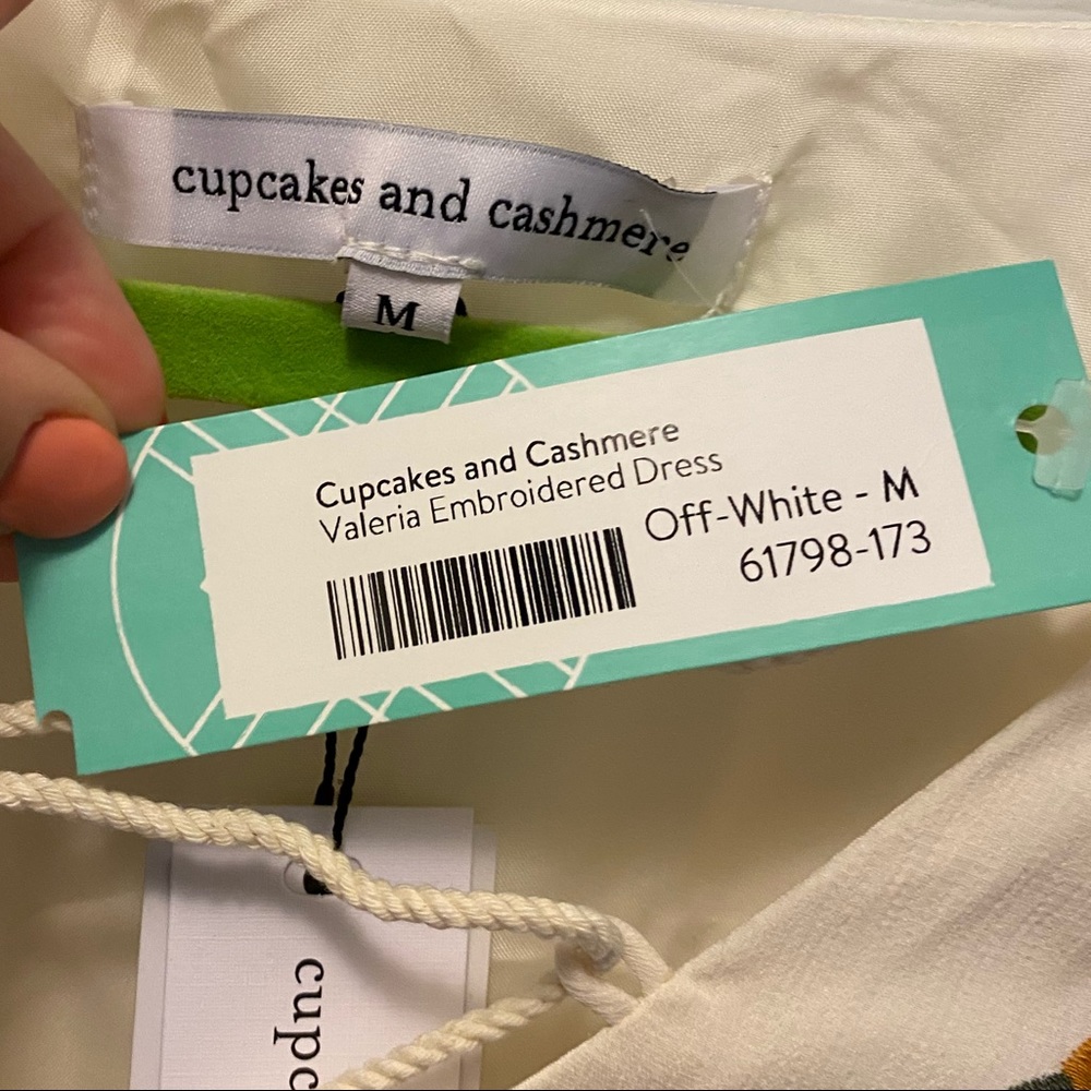 Cupcakes and Cashmere Valeria Embroidered dress M - Picture 4 of 6